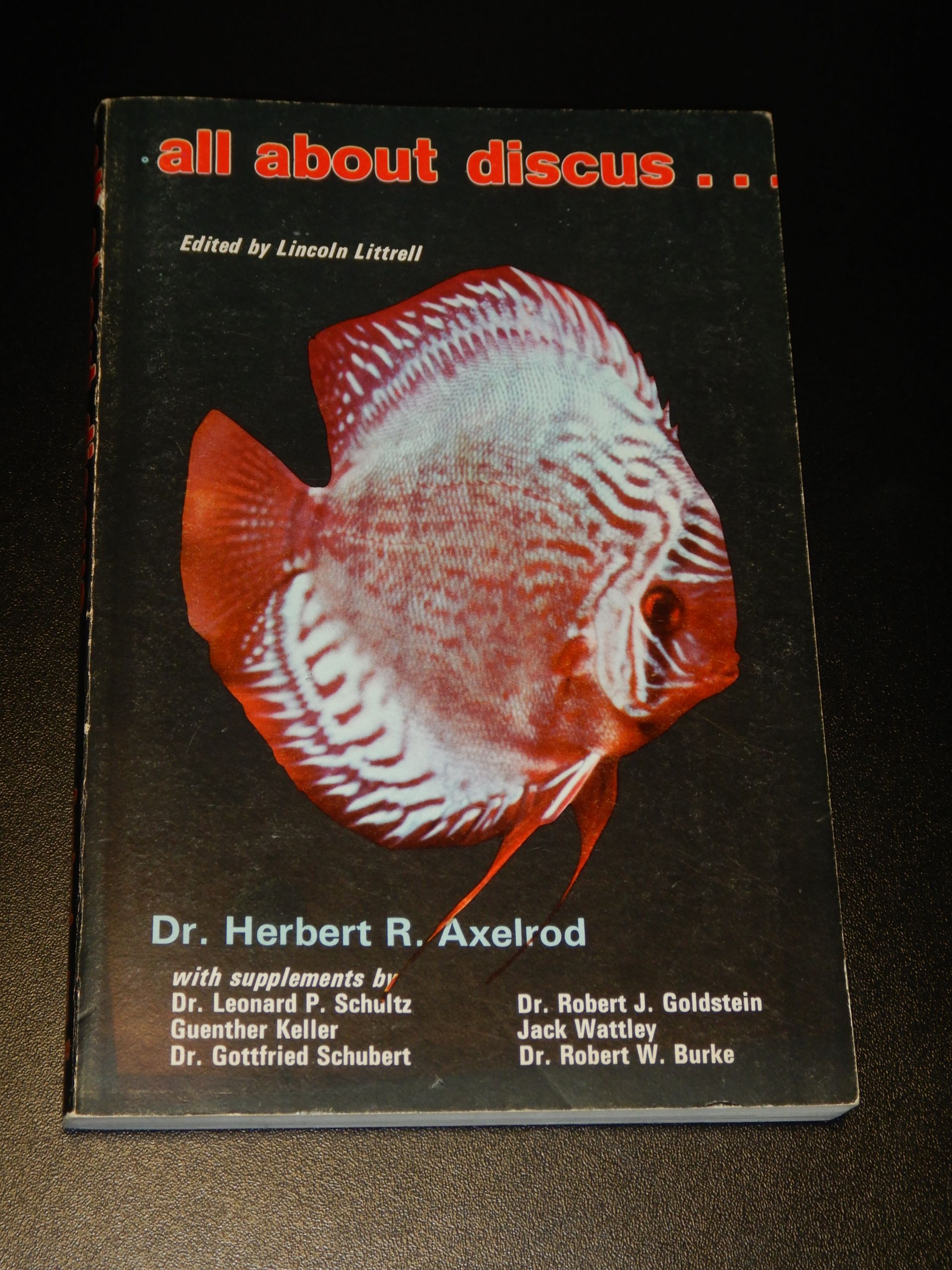 všechno o discus ..., kniha od Dr. Herberta R. Axelroda z roku 1970