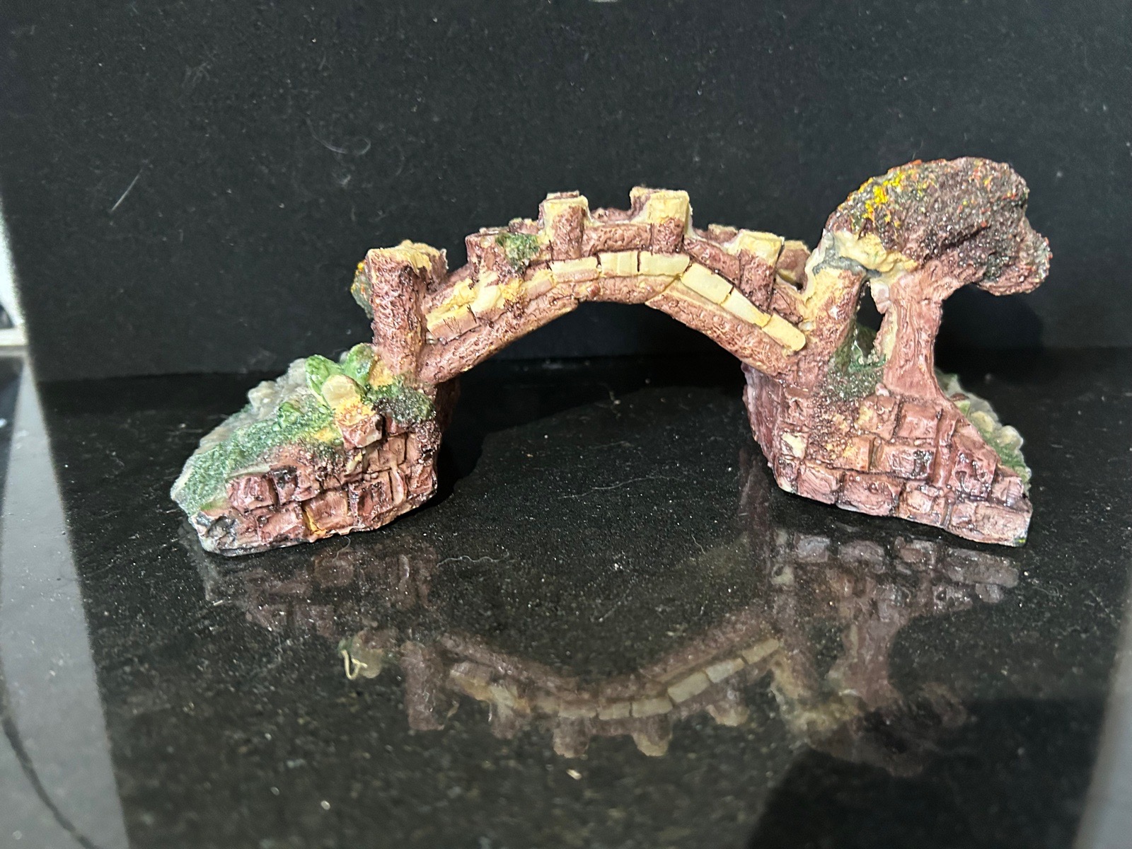 Dokorace do akvarka-most