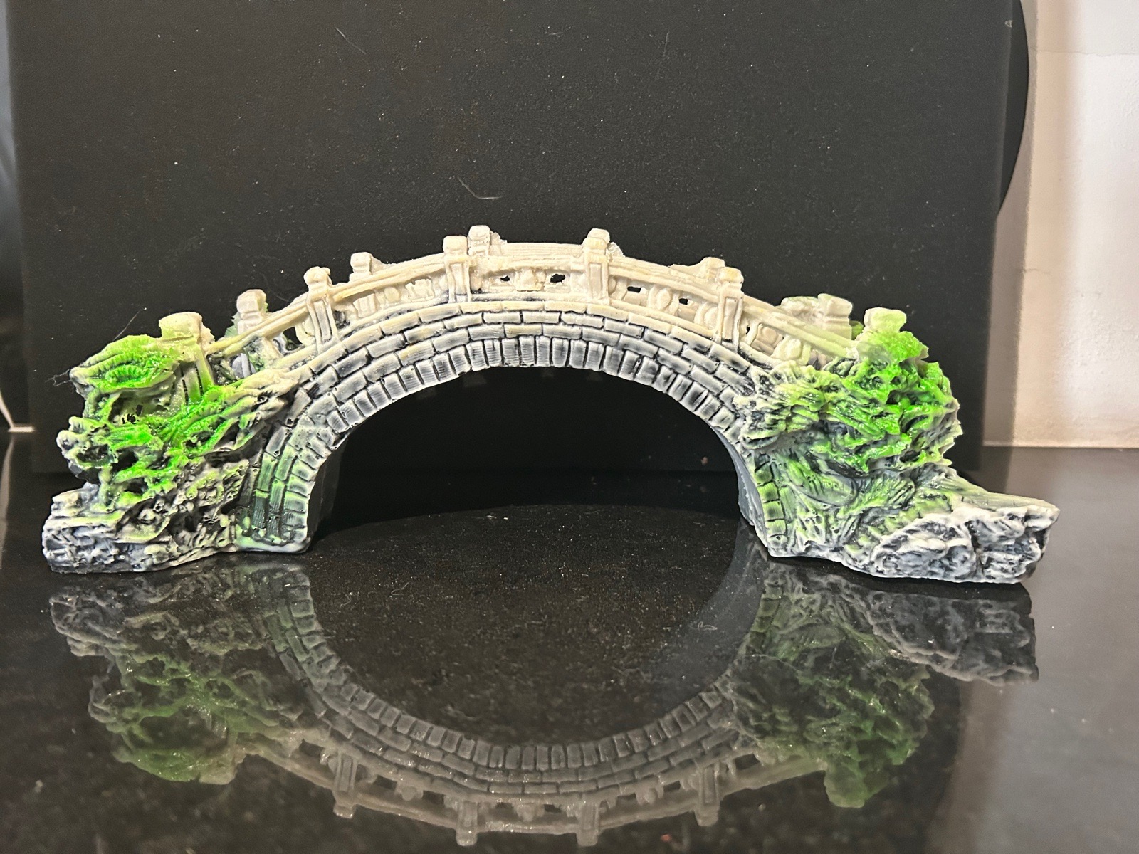 Dekorace do akvarka, most