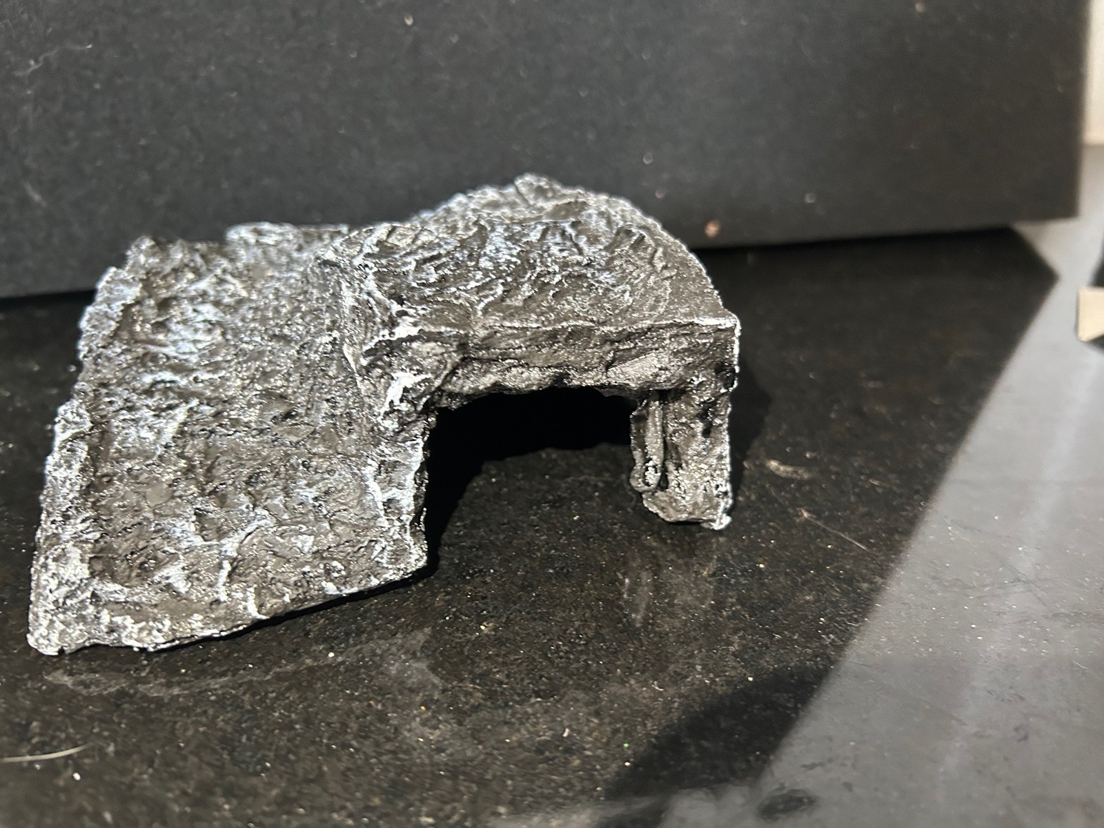 Jeskyne vhodne do akvaria i terarium.