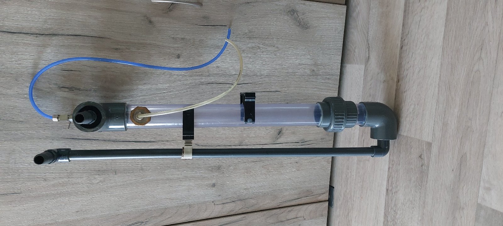 Bezztratovy reaktor CO2